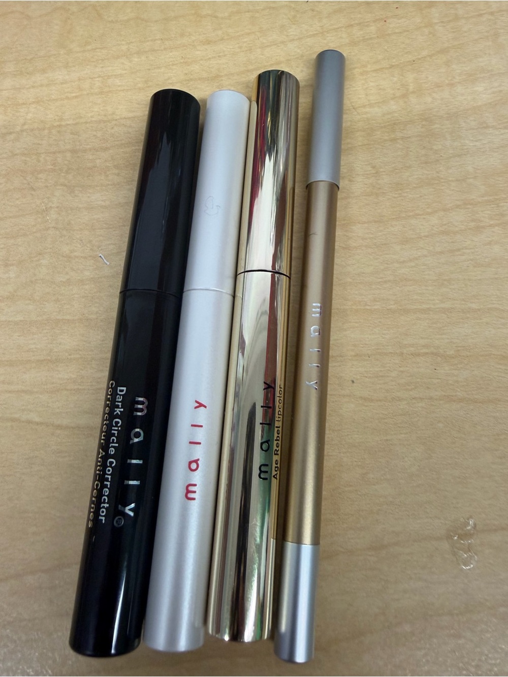 4 MALLY dark circle corrector MALLY green eye shadow,MALLY lip color,Nude pencil - Picture 1 of 15